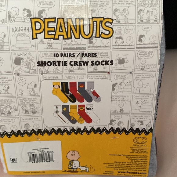 Peanuts Shortie Crew Socks - Picture 3 of 3